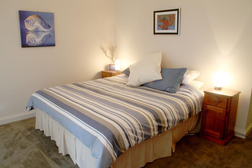 Beachside Entertainer Apartment Apollo Bay Room photo
